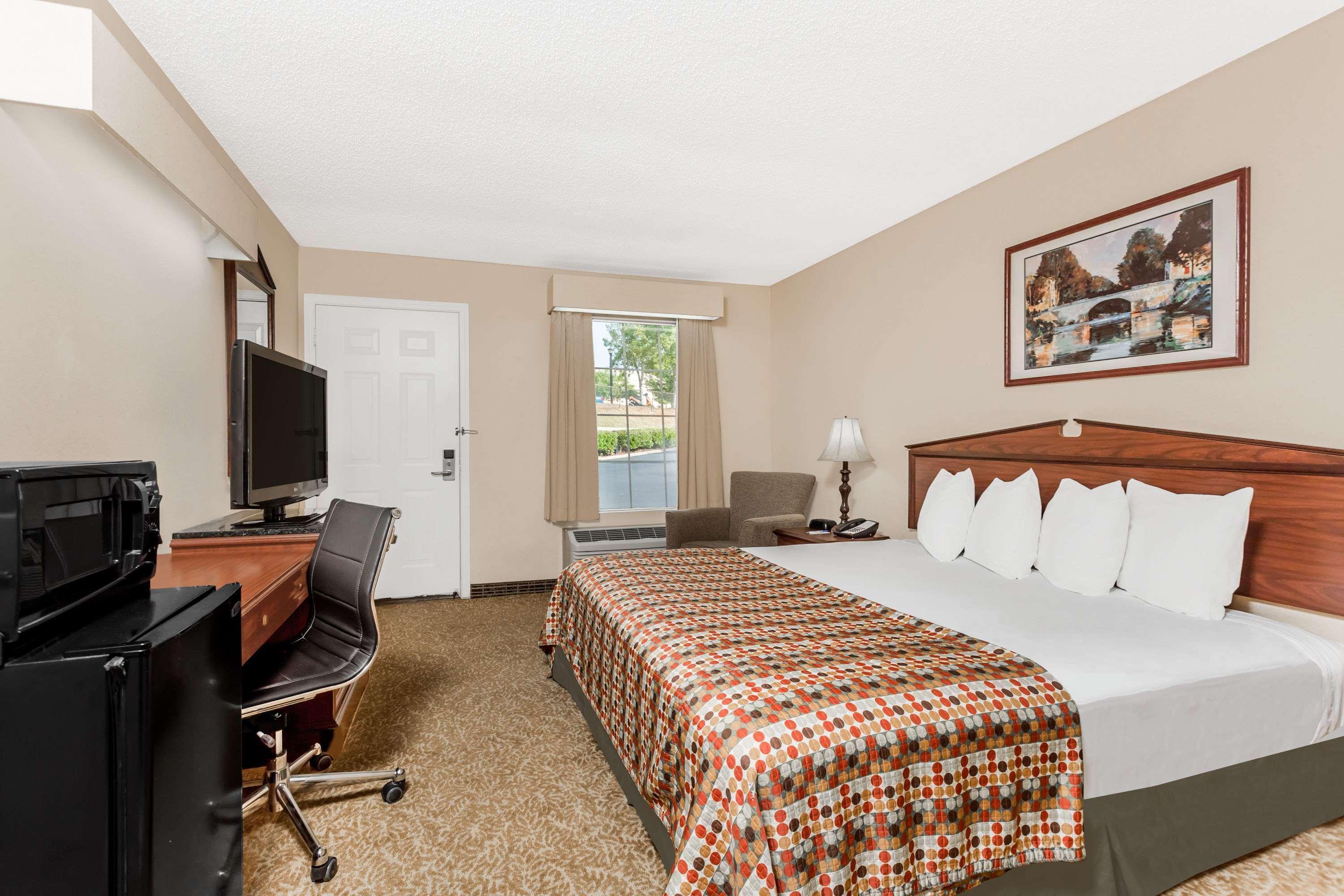 Baymont By Wyndham Anderson Clemson Hotel Exterior foto