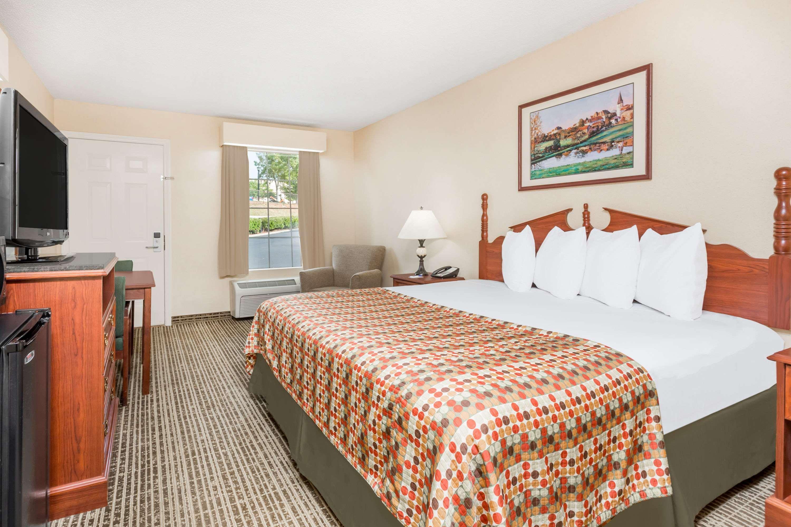 Baymont By Wyndham Anderson Clemson Hotel Exterior foto