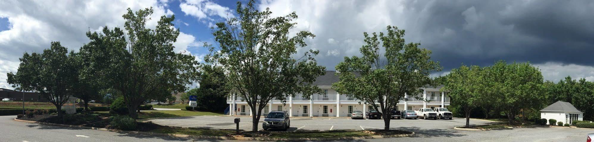 Baymont By Wyndham Anderson Clemson Hotel Exterior foto